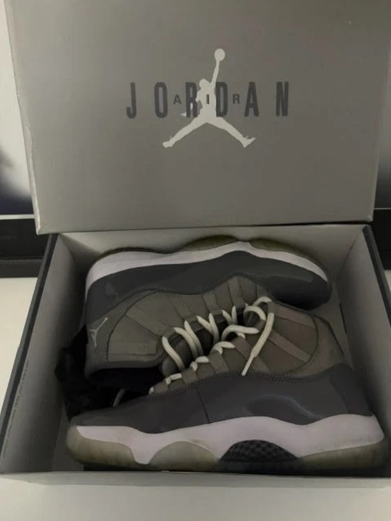 Size 8.5 - Air Jordan 11 Retro 2001 Cool Grey main image 7